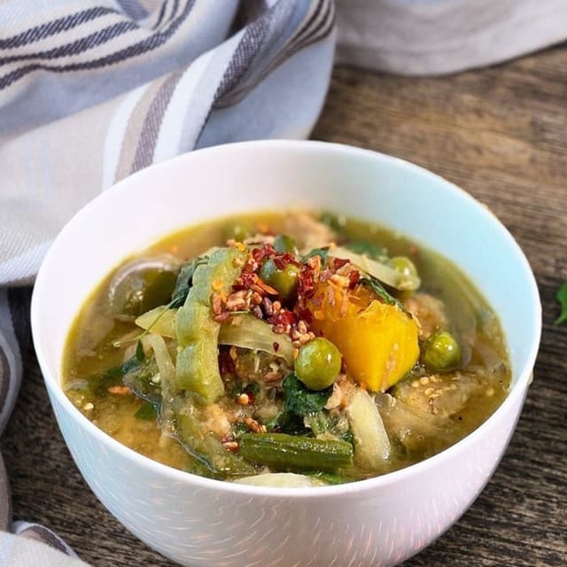 Samlar Machu Kreung – Cambodian Sour Stew