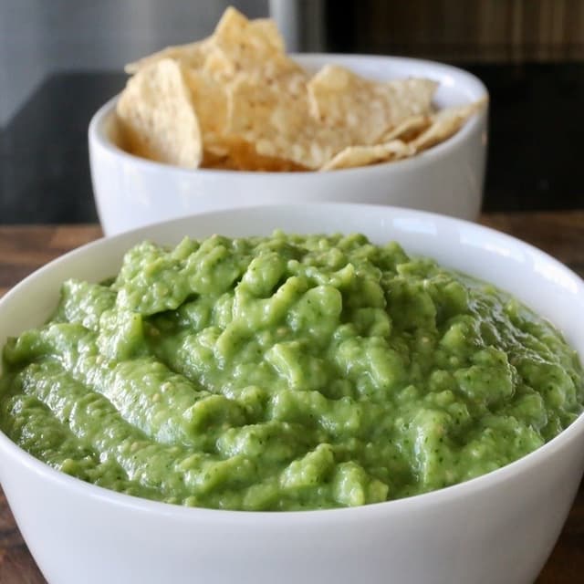 AjĂ de Aguacate Recipe (Colombian Spicy Avocado Sauce)